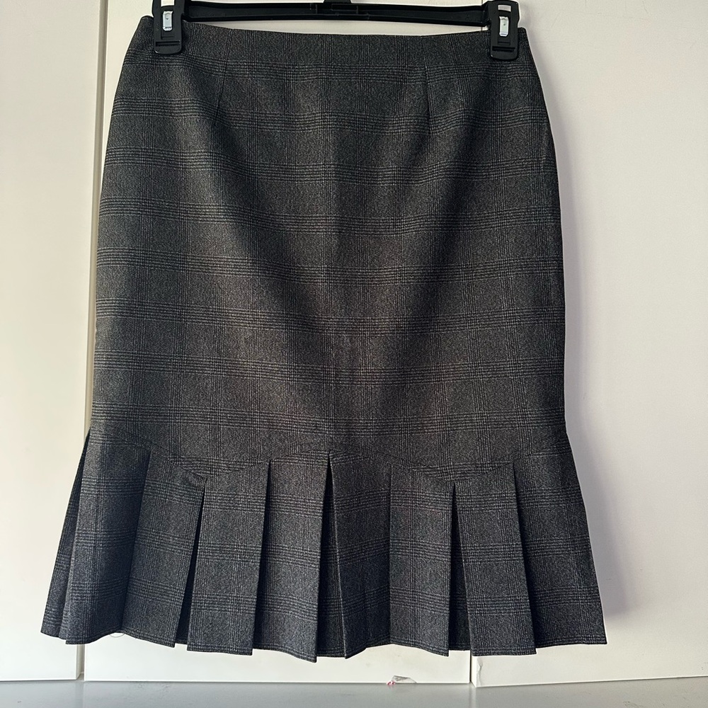 🖤 IZ Byer Plaid Pleated Skirt Size 7 Knee Length Career
